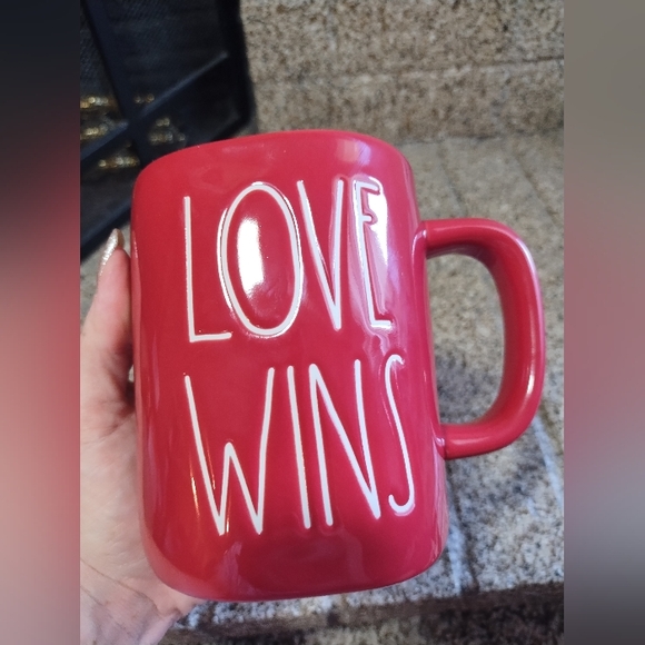 Rae Dunn Mug Love Wins With Heart Topper - Picture 4 of 15